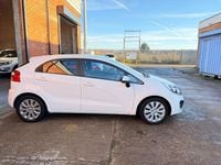 Used Kia Rio 107 HP (78 kW) 2012 White Hatchback
