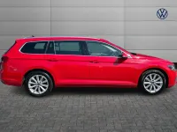 Used VW Passat SEL 150 HP (110 kW) 2023 Red Estate