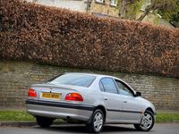 Used Toyota Avensis 110 HP (80 kW) 1998 Silver Sedan