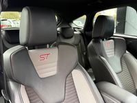 Used Ford Focus ST 250 HP (183 kW) 2014 White Hatchback