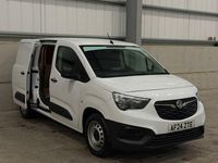 Second-hand Vauxhall Combo 100 CP (73 kW) 2024 Alb Monovolum