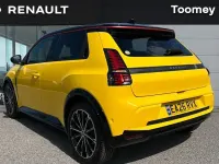Ny Renault 5 E-Tech Iconic 110 kW (150 HK) 2025 Halvkombi