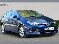 Used Toyota Auris Hybrid 134 HP (98 kW) 2017 Blue Hatchback
