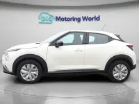 Usado Nissan Juke Acenta 114 HP (83 kW) 2023 Branco SUV
