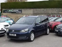 Begagnad VW Touran SE 105 HK (77 kW) 2012 Blå Minibuss