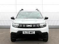 Begagnad Dacia Duster Essentiel 90 HK (66 kW) 2023 Vit SUV