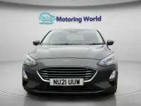 Begagnad Ford Focus Titanium 120 HK (88 kW) 2021 Grå Halvkombi