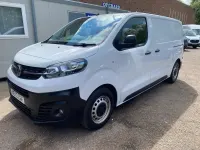 Używany Vauxhall Vivaro 2022 Biały Minivan