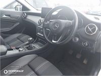 Used Mercedes GLA180 Urban 122 HP (89 kW) 2019 White SUV