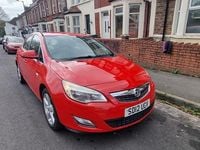 Begagnad Vauxhall Astra SRi 2012 Röd Halvkombi