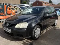 Begagnad VW Golf IV S 2005 Svart Halvkombi