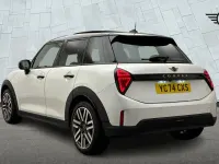 Used Mini Cooper Classic 154 HP (113 kW) 2024 White Hatchback