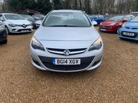Second-hand Vauxhall Astra 165 CP (121 kW) 2014 Argintiu Break