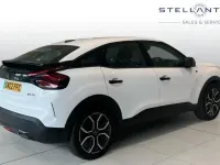 Używany Citroën e-C4 98 kW (134 KM) 2022 Biały Hatchback