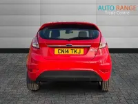 Begagnad Ford Fiesta Zetec 82 HK (60 kW) 2014 Röd Halvkombi