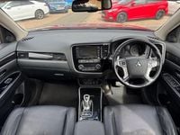 Used Mitsubishi Outlander 200 HP (147 kW) 2017 Red SUV