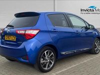 Used Toyota Yaris Hybrid 100 HP (73 kW) 2017 Blue metallic Hatchback