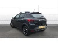 Usado Dacia Sandero Journey 91 CV (66 kW) 2022 Gris Utilitario