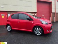 Begagnad Toyota Aygo 68 HK (50 kW) 2014 Röd Halvkombi