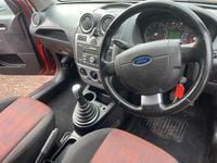 Used Ford Fiesta Zetec 79 HP (58 kW) 2007 Red Hatchback