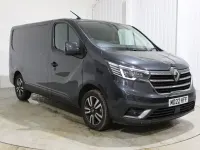 Usado Renault Trafic 150 HP (110 kW) 2022 Cinzento