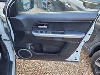 Used Suzuki Grand Vitara SZ5 2014 White Estate