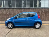 Used Peugeot 107 68 HP (50 kW) 2011 Blue Hatchback