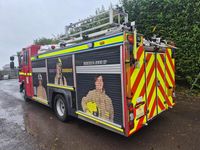 Used Volvo 240 2007 Red