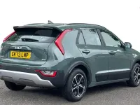 Used Kia Niro 2023 Green SUV