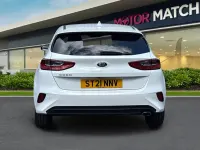 Begagnad Kia Ceed 2021 Vit Halvkombi
