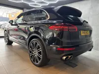 Używany Porsche Cayenne S E-Hybrid 2016 Czarny SUV