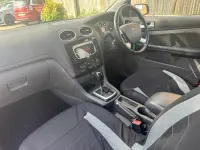 Gebraucht Ford Focus Ghia 100 PS (73 kW) 2007 Rot Kleinwagen