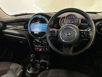 Used Mini Cooper Classic 134 HP (98 kW) 2022 Yellow Hatchback