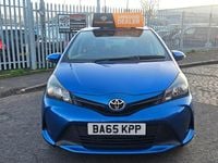 Used Toyota Yaris Multidrive S 99 HP (72 kW) 2015 Blue Hatchback