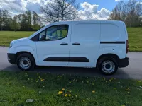 Usado Vauxhall Combo 100 HP (73 kW) 2022 Branco Monovolume