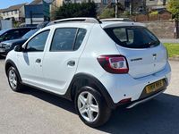 Used Dacia Sandero Lauréate 90 HP (66 kW) 2014 White Hatchback