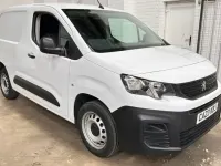 Used Peugeot Partner Premium 100 HP (73 kW) 2023 White MPV