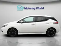 Begagnad Nissan Leaf N-Connecta 110 kW (150 HK) 2024 Halvkombi