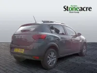 Usado Dacia Sandero Expression 100 HP (73 kW) 2023 Verde Citadino