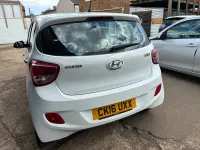 Used Hyundai i10 Premium 83 HP (61 kW) 2016 White Hatchback