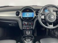 Usado Mini Cooper S Exclusive 176 HP (129 kW) 2023 Amarelo Citadino