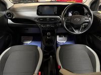 Used Hyundai i10 SE 84 HP (61 kW) 2022 Green Hatchback