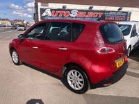 used Renault Scénic III 1.5 PRIVILEGE TOMTOM DCI 5d 105 BHP