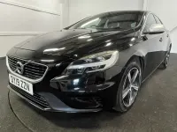 Begagnad Volvo V40 R-Design 152 HK (111 kW) 2019 Svart Halvkombi