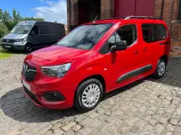 Used Vauxhall Combo Design Edition 130 HP (95 kW) 2019 Red MPV