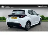Used Toyota Yaris 116 HP (85 kW) 2024 White Hatchback