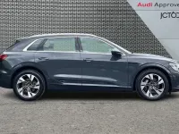 Usado Audi Q8 e-tron Sport 250 kW (340 HP) 2023 Cinzento SUV