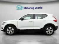 Used Volvo XC40 Momentum 163 HP (119 kW) 2022 White SUV
