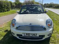 Begagnad Mini Cooper Cabriolet 2011 Vit Cab