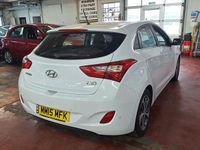 Used Hyundai i30 SE 120 HP (88 kW) 2015 White Hatchback